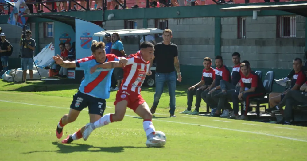 En Sarandí Talleres se quedó con las manos vacías en el descuento