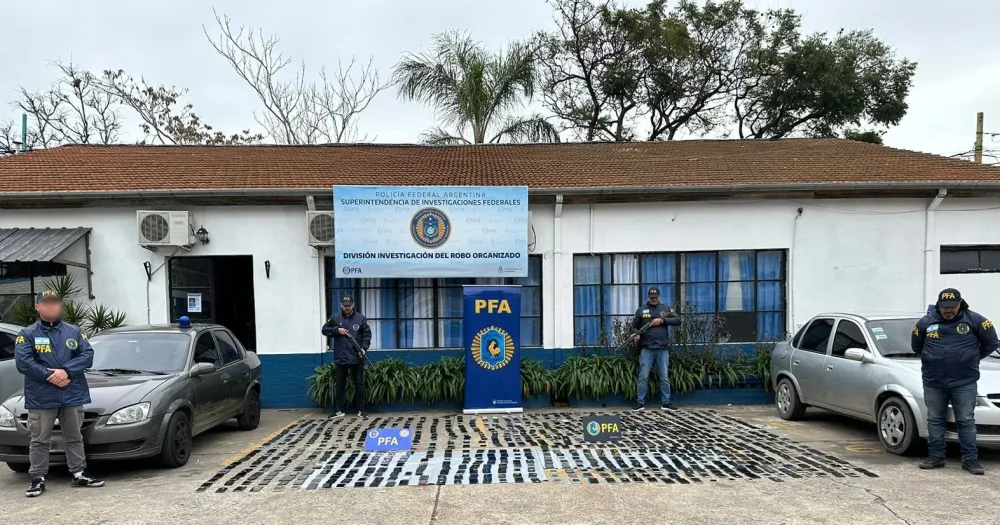 Con allanamientos en Budge cayó una banda que robaba celulares en