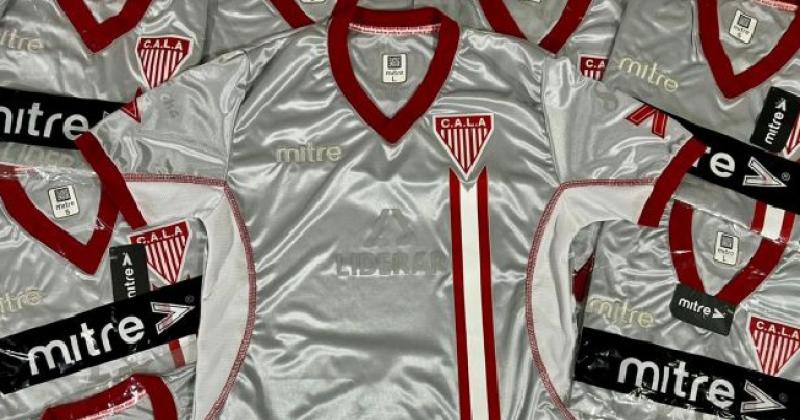 Los Andes: Con estreno de camiseta