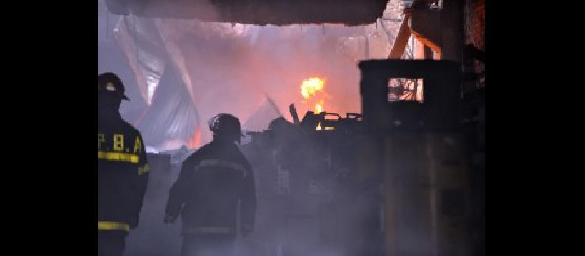 Incendio_Valentin_Alsina_33953