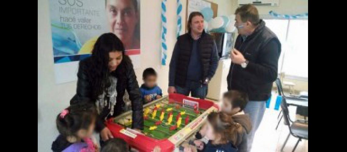 p3 Se realizaron actividades recreativas para los menores que se alojan en el Hogar Faacutetima Cataacuten 01