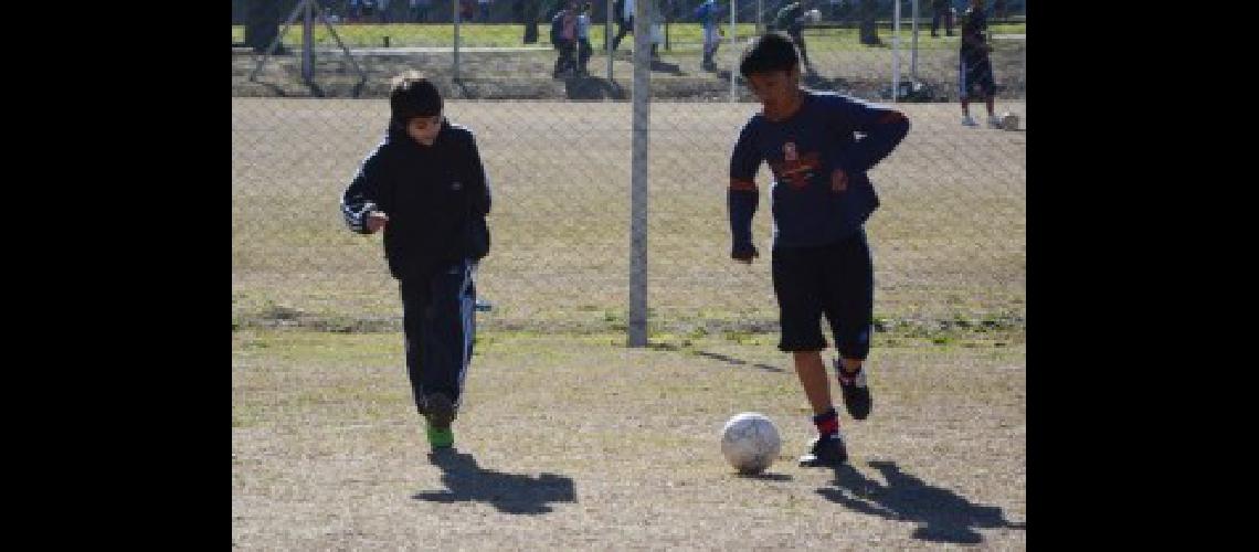 Futbol juvenil parque de lomas 6