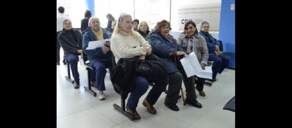 p2 El Municipio lanzoacute un programa de documentacioacuten raacutepida para adultos mayores (1)