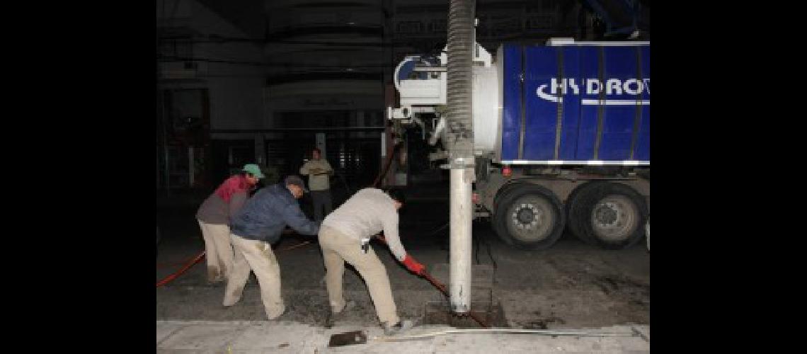 p2 Villa Lamadrid el Municipio limpioacute conductos pluviales y bocas de tormentas