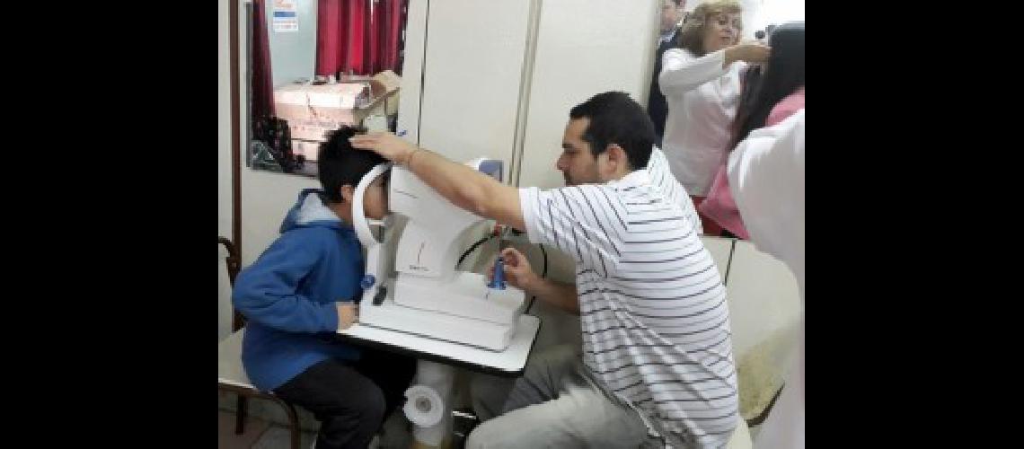p2 El Municipio y la _Fundacioacuten Banco Provincia_ realizaron un operativo oftalmoloacutegico 02