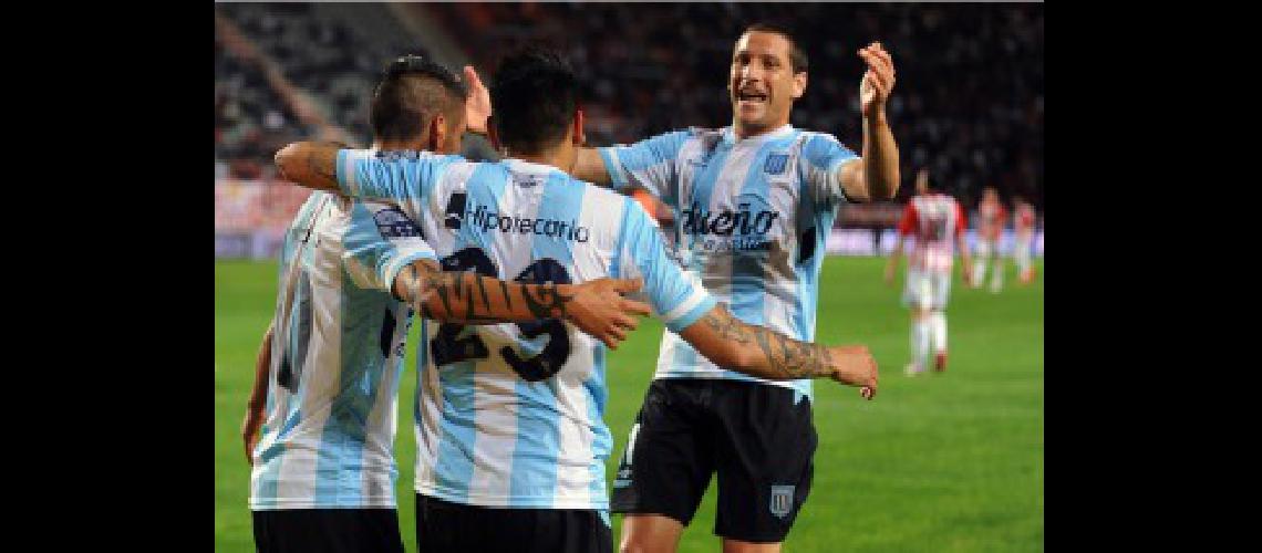Racing goleoacute a un desconocido Estudiantes y busca prenderse arriba