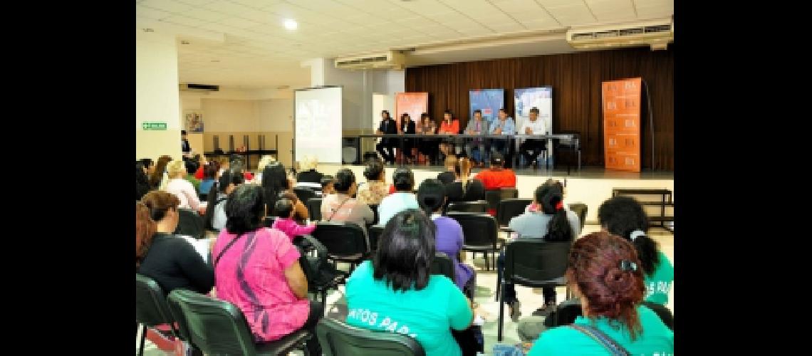 P3 El Municipio y la Provincia organizaron una charla de capacitaci_n sobre microemprendimientos (1)