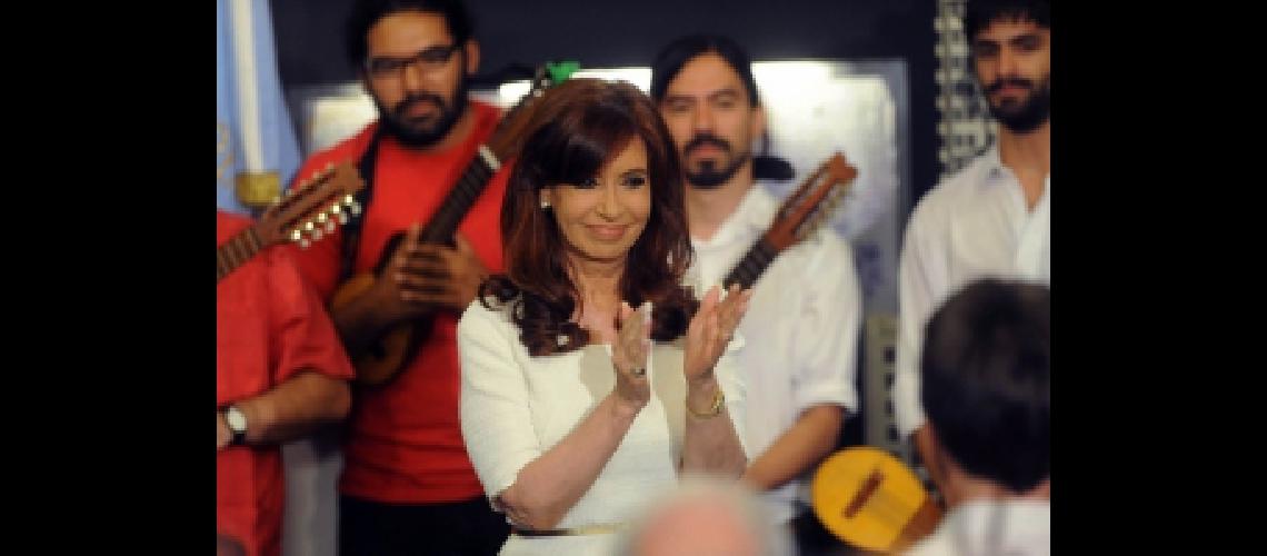 13-12-2014_buenos_aires_la_presidenta_cristina