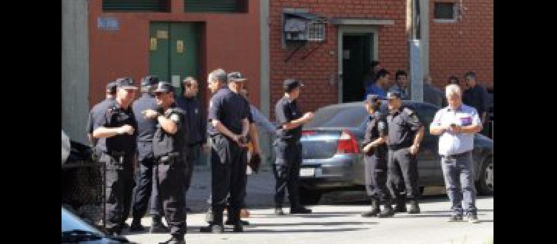 policia avellaneda
