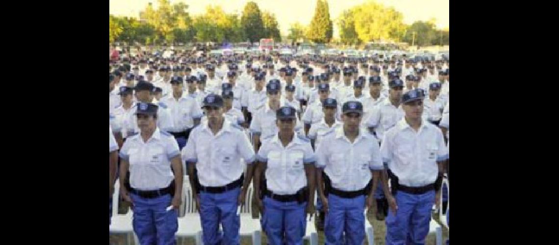 Policiacutea Local- 260 efectivos se incorporan al patrullaje
