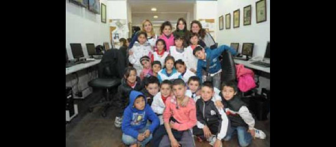 Los alumnos de la EP Ndeg94 jugaron a ser periodistas