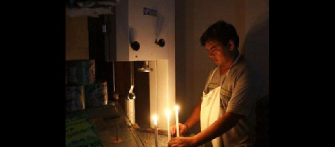 El Gobierno salioacute al cruce de las eleacutectricas por los cortes