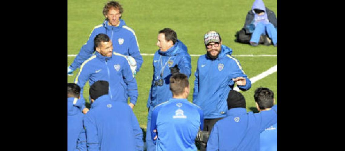 14-07-2015_el_delantero_carlos_tevez_flamante (1)