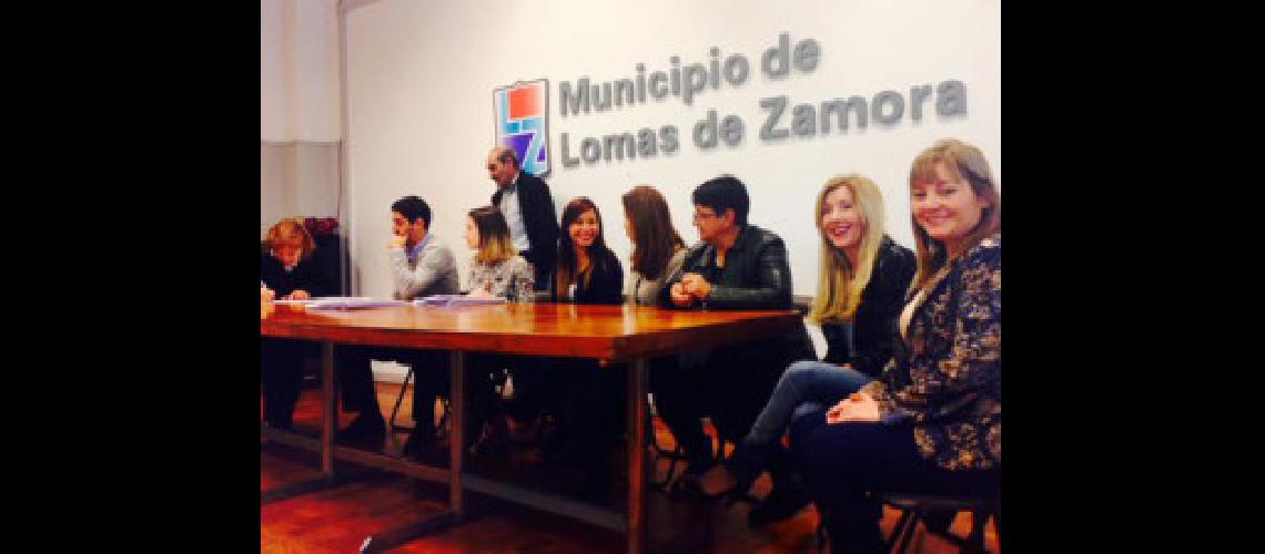Nuevas familias maacutes cerca de ser duentildeas de sus casas
