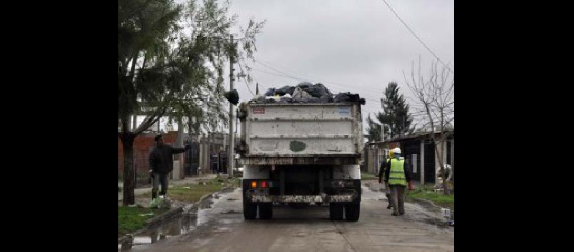 Tras las lluvias limpiaron 200 calles de cuatro barrios de Santa Catalina