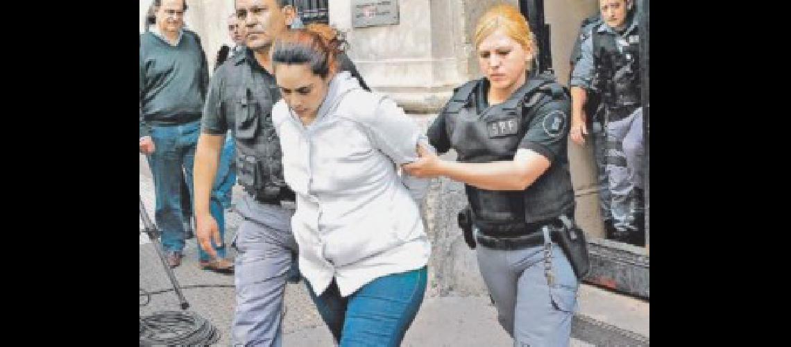 Nena abandonada- esperan que la madre vaya a juicio