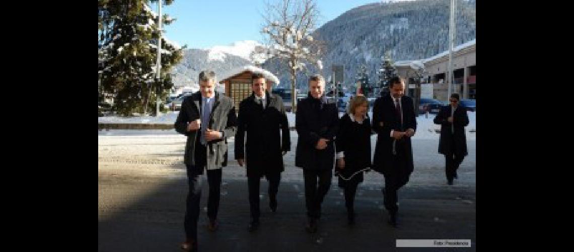 macri equipo davos