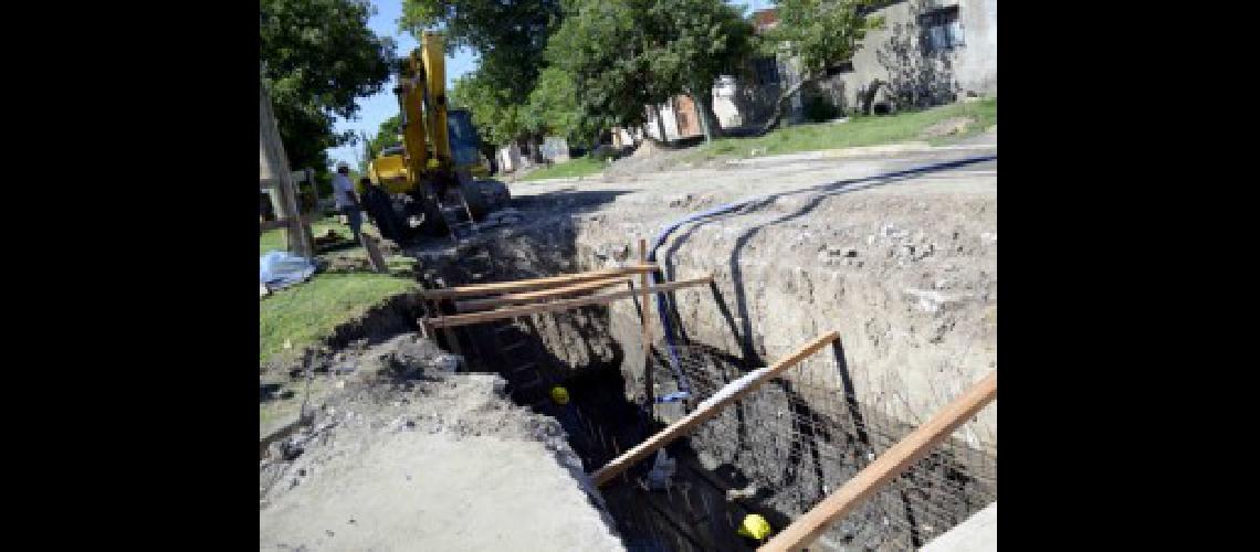Trabajan para dejar lista la nueva red de desaguumles de Parque Baroacuten