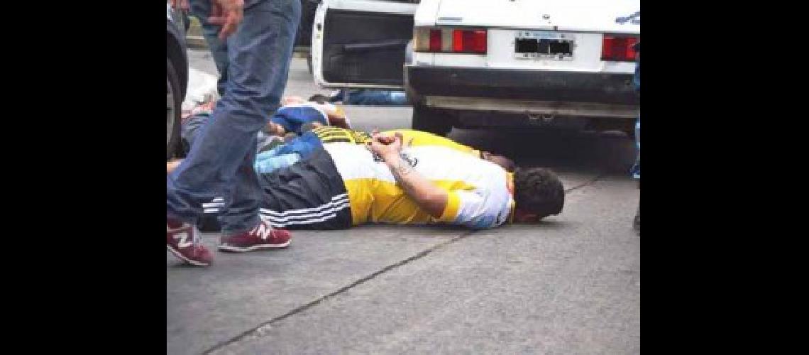 Ocho detenidos en la previa de Almirante Brown y Moroacuten