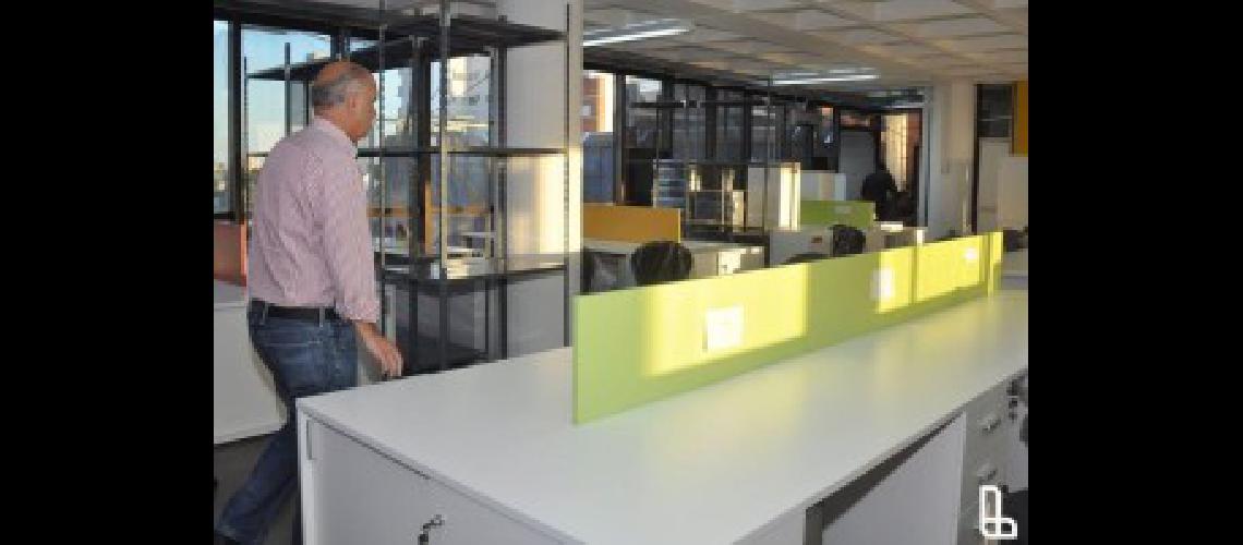 Grindetti inauguroacute la reforma del cuarto piso del Municipio