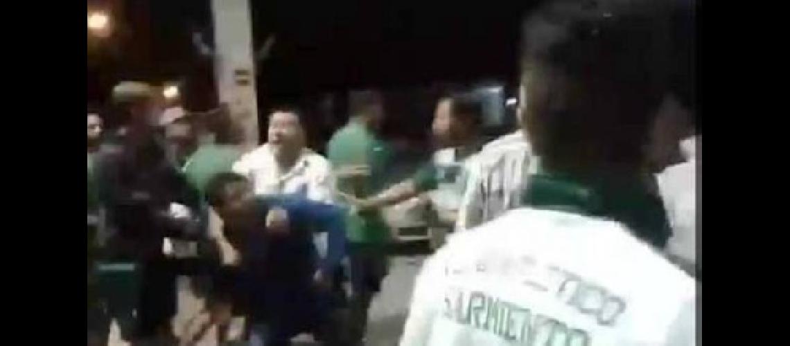 Caruso-Lombardi-pinas-barras-Sarmiento_CLAIMA20160322_0012_28