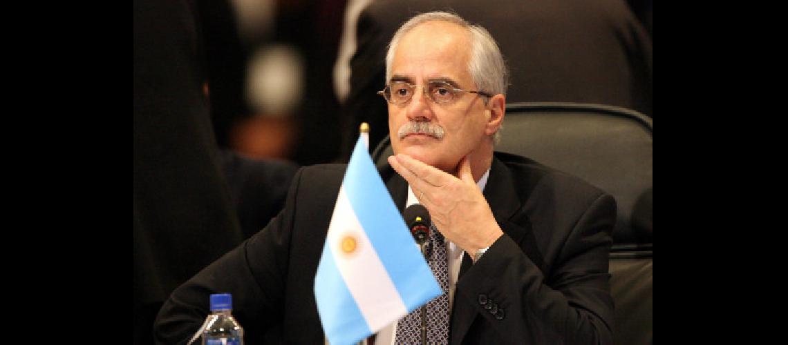 Foreign Minister of Argentina Jorge Taiana listens a speech during the final plenary session of the 37th OAS Meeting in Panama City 05 June 2007 AFP PHOTOYuri CORTEZ