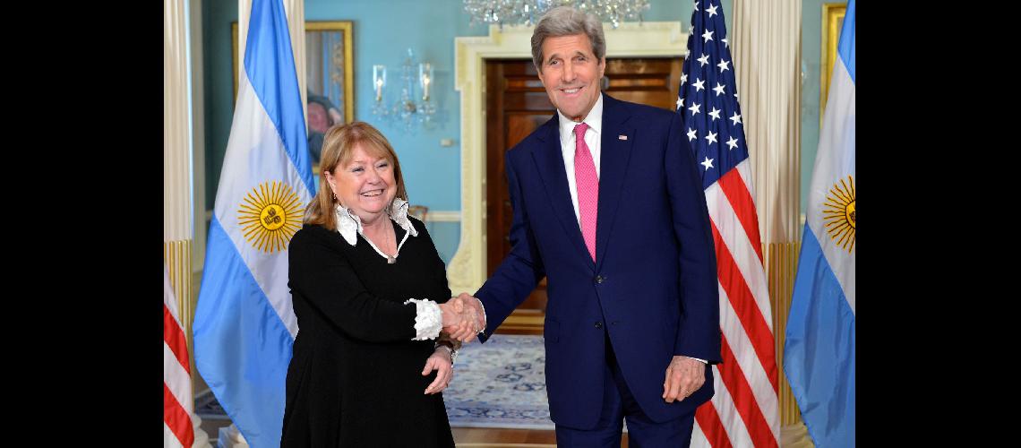 Washington La canciller Susana Malcorra llevoacute adelante hoy un encuentro en Washington con su par estadounidense el secretario de Estado John Kerry quien anuncioacute que en el uacuteltimo trimestre del antildeo visitaraacute Argentina con el objetivo de analizar los avances realizados hasta entonces en los compromisos fijados por ambos paiacuteses tras la visita del presidente Barack Obama a Buenos AiresFoto- Prensa CancilleriacuteaTeacutelamdsl 30032016