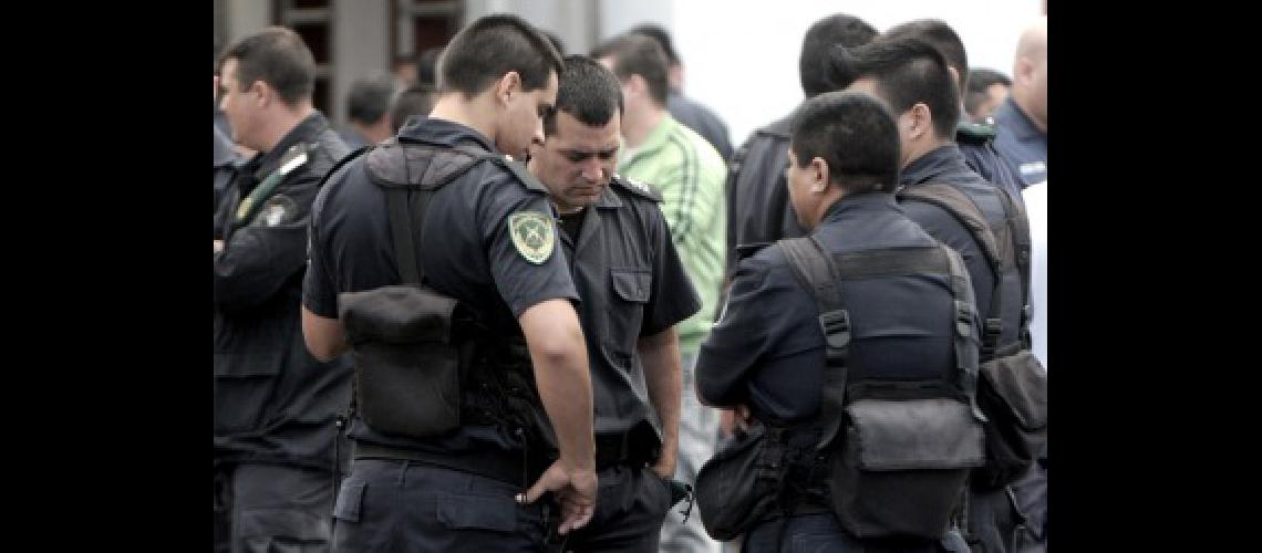 Se confirmaron los aumentos para el escalafoacuten policial bonaerense