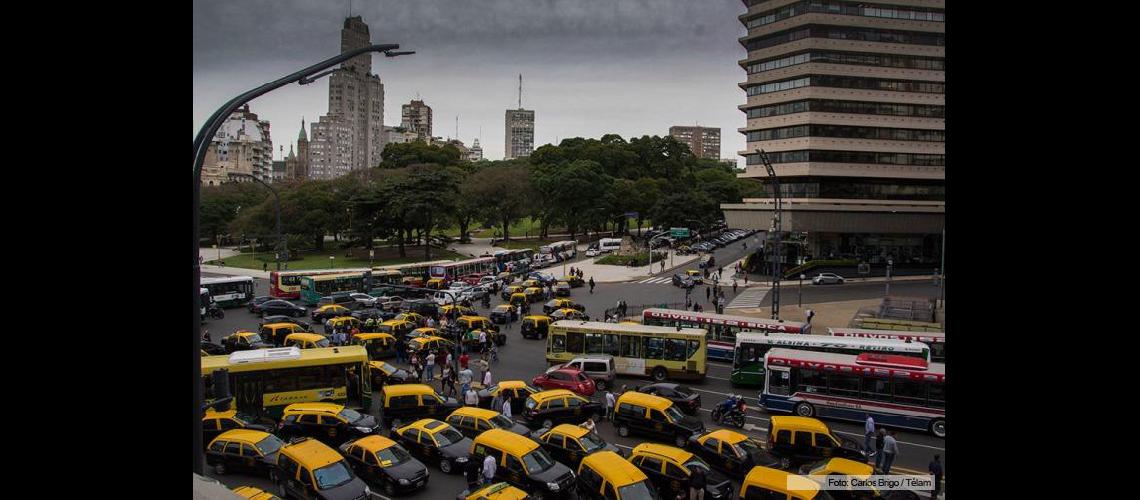 Los taxistas protestaraacuten el viernes contra Uber con 25 cortes en toda la Ciudad
