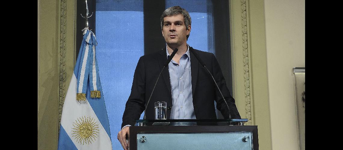 Teacutelam Buenos Aires 23122015  En conferencia de prensa en Casa de Gobierno tras la reunioacuten del Gabinete social el jefe de Gabinete Marcos Pentildea sentildealoacute que  quothoy la prioridad tiene que ver con tomar control de la situacioacuten y ayudar a los evacuadosquot  por las inundaciones de los riacuteos Paranaacute Paraguay y Uruguay y que afecta a las provincias de  Entre Riacuteos Corrientes Formosa Chaco y Santa Fe Foto-Gustavo AmarelleTeacutelamdd
