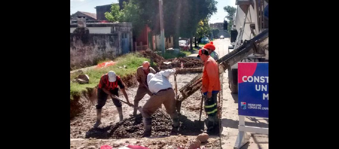 Intensifican el arreglo de calles para mejorar y agilizar el traacutensito