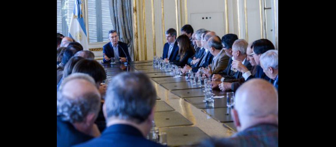 Macri anuncioacute 500 millones extra para las universidades