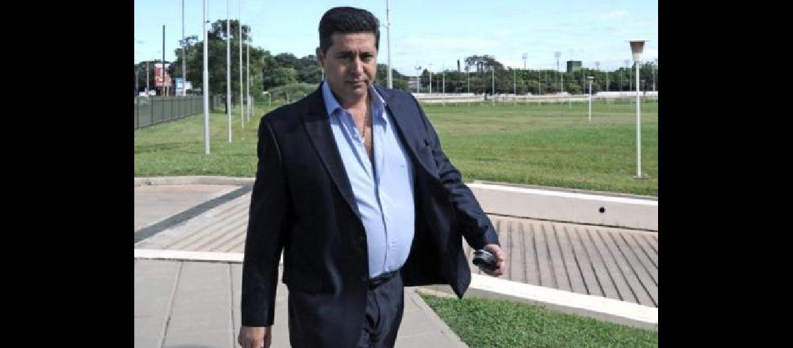 Angelici presentoacute a los dirigentes la propuesta de la Superliga