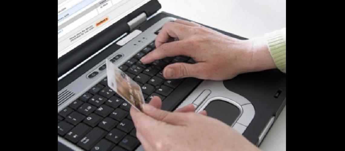 Indumentaria y calzado mayoriacutea en participacioacuten de ofertas a traveacutes de internet