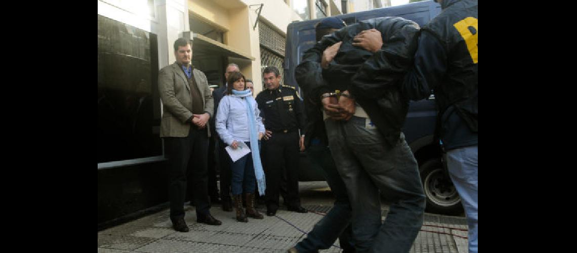 Teacutelam 09052016 Buenos Aires- La ministra de Seguridad Patricia Bullrich supervisa la detencioacuten de 9 personasprevio a la conferencia de Prensa donde se dieron detalles de la denominada Operacioacuten Kambo Foto- Gustavo AmarelleGustavo Amarelle