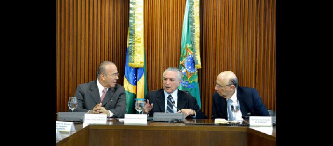Temer inicia su gobierno enfrentaacutendose al ldquoEje Bolivarianordquo