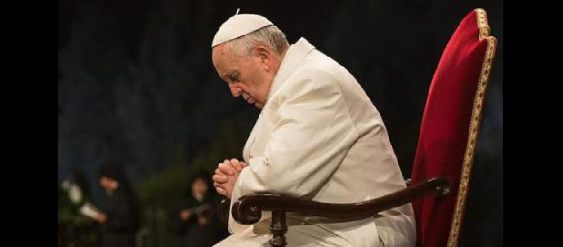 FranciscoOracion_LosservatoreRomano_020216