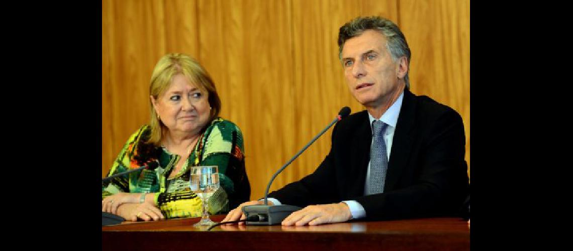 Brasiacutelia - Entrevista coletiva do  presidente eleito da Argentina Mauricio Macri ao lado da futura chanceler Susana Malcorra no Palaacutecio do Planalto(Elza FiuzaAgecircncia Brasil)