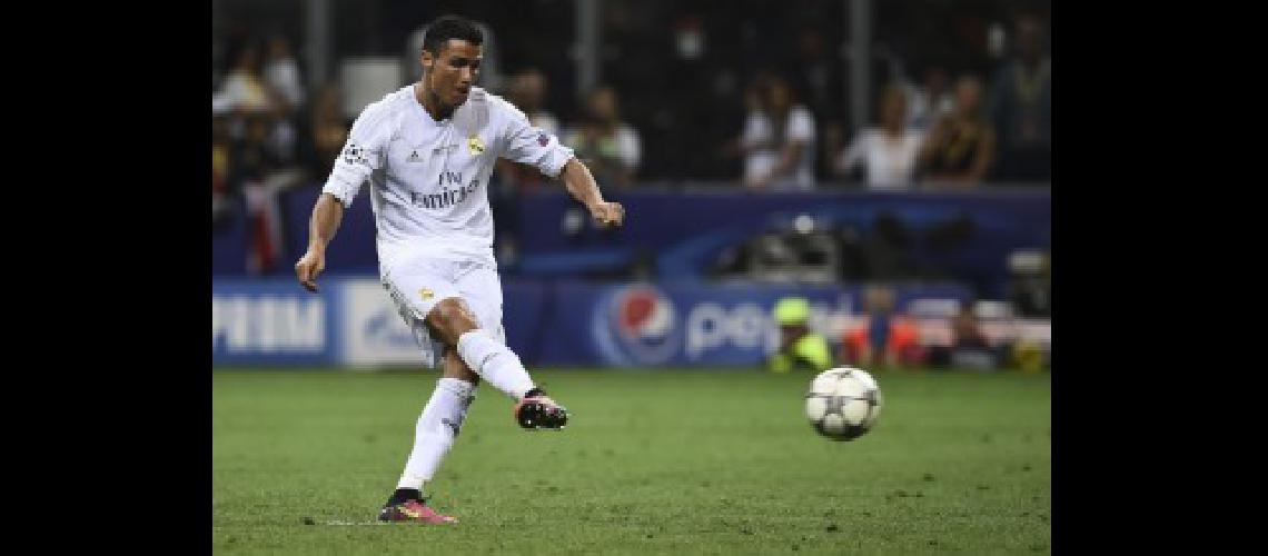 Real Madrid fue maacutes eficaz en los penales y le ganoacute al Atleacutetico de Madrid en Milaacuten