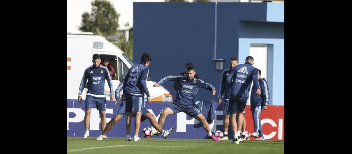La-seleccion-argentina-viajo-esta-madrugada-rumbo-a-los-Estados-Unidos
