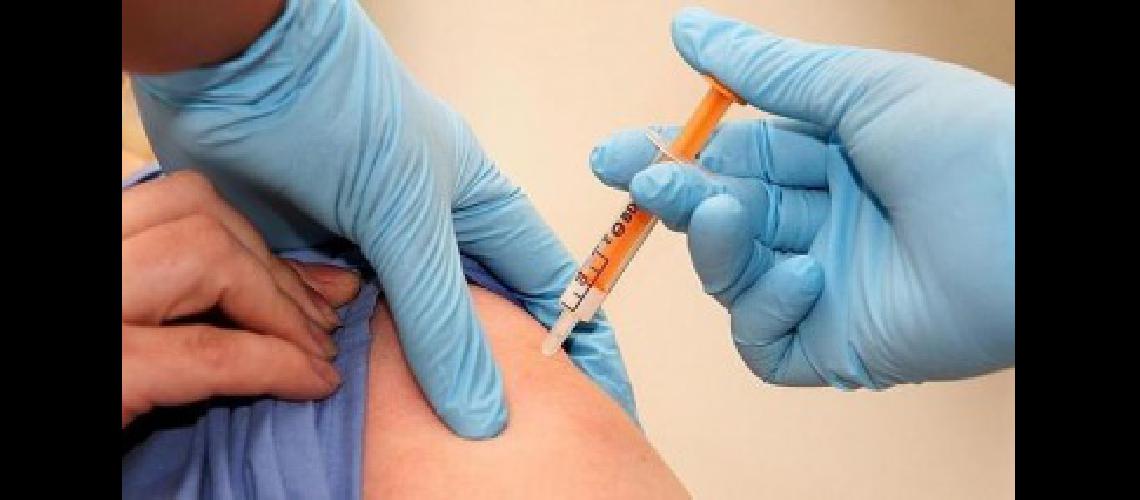 El Ministerio de Salud afirmoacute que hay vacunas antigripales disponibles en todo el paiacutes