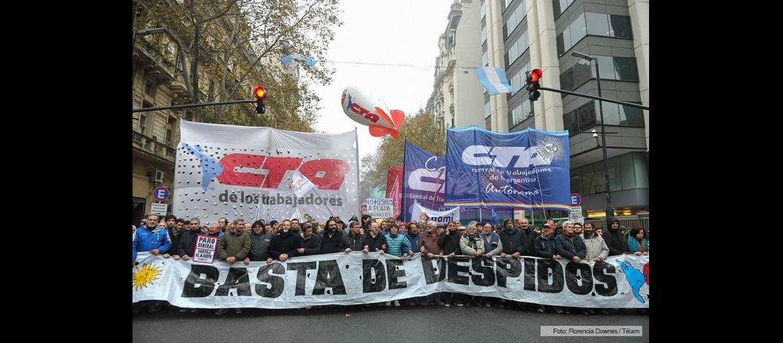 Las CTA marcharon a Plaza de Mayo en repudio al alza de tarifas y al veto a la ley antidespidos