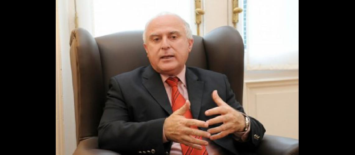 Miguel-Lifschitz13