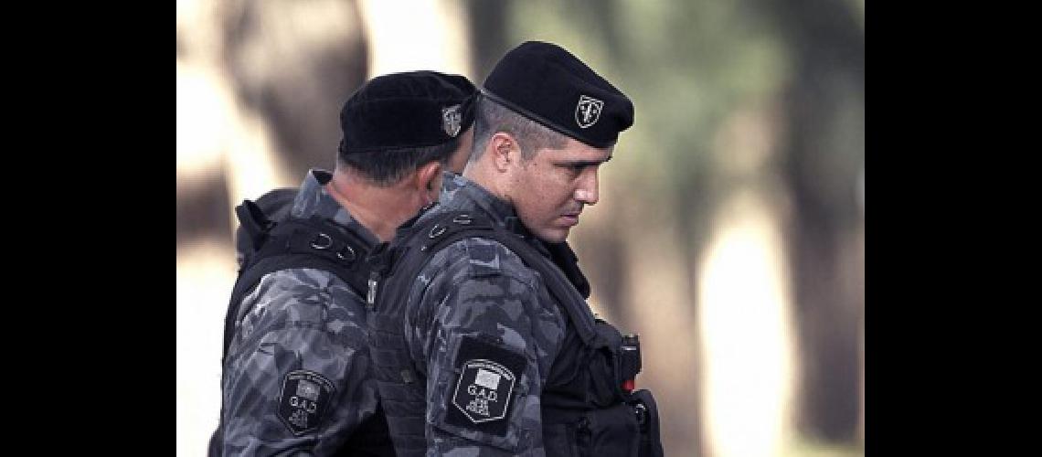 Balearon al jefe de Antisecuestros de la Federal y hay un detenido
