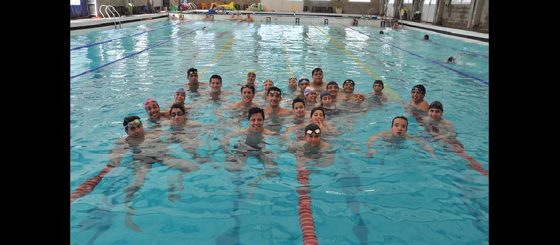 Equipo-de-natacion-esteban-echeverria-2015