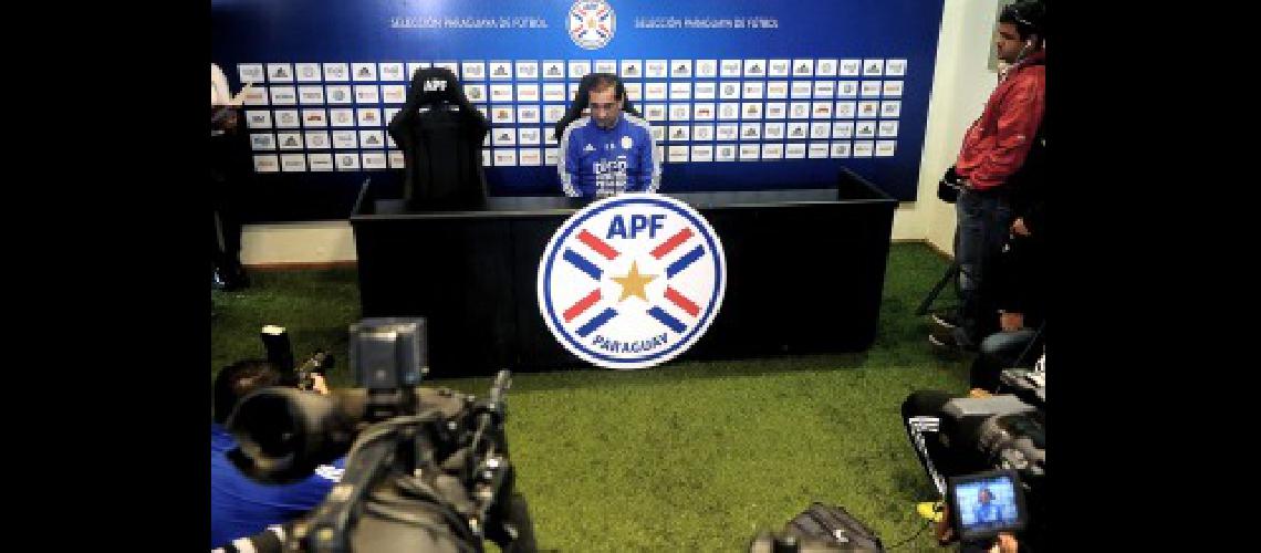 Tras la eliminacioacuten en la Copa Ramoacuten Diacuteaz renuncioacute como DT de Paraguay 