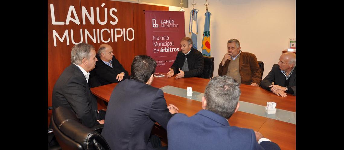 LANUS escuela-de-arbitros-municipal-03