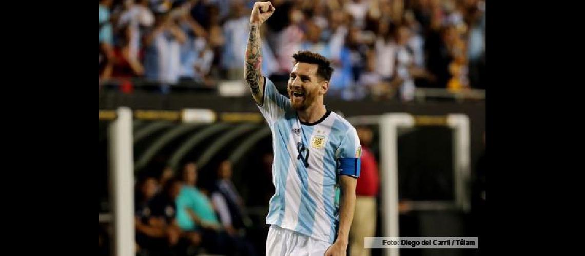 Messi intentaraacute batir el reacutecord goleador de Batistuta con la camiseta argentina