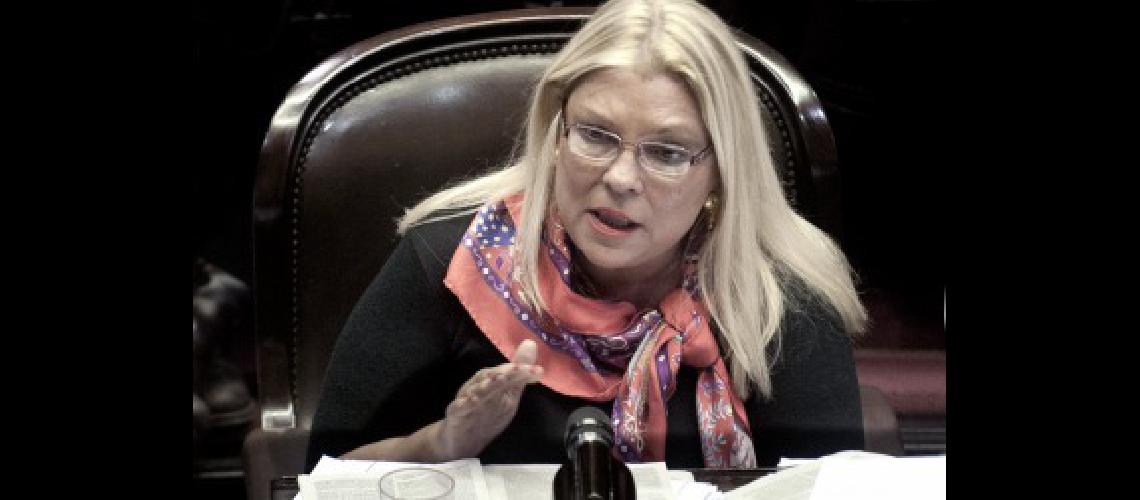 En plena sesioacuten Carrioacute sorprendioacute al anunciar que se jubilaraacute a fin de antildeo