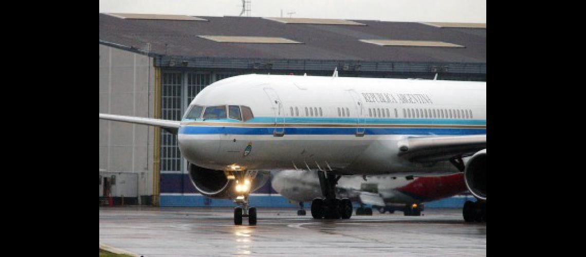 El Gobierno evaluacutea vender los aviones Tango 01 y 04